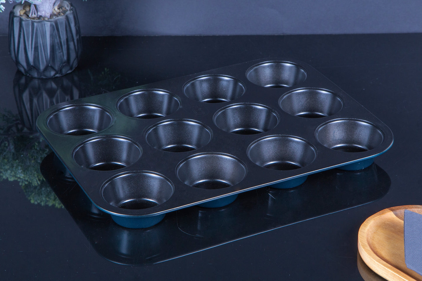Berlinger Haus 12-Cup Titanium Coating Muffin Pan - Aquamarine Edition