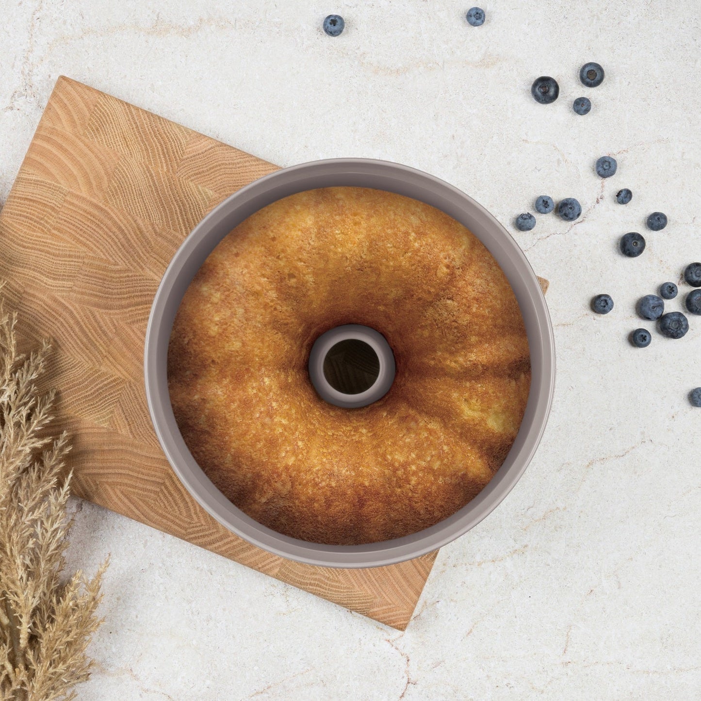 Berlinger Haus 25cm Titan Pro Non-Stick Coating Bundt Pan – Taupe