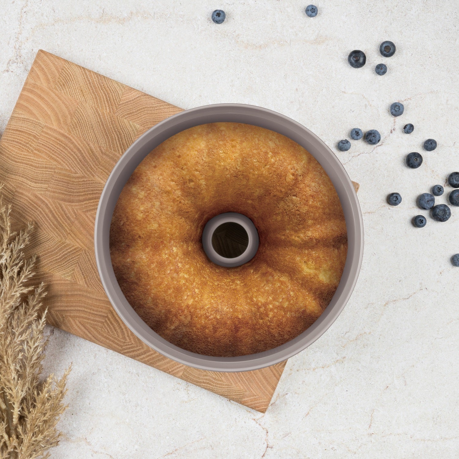 Berlinger Haus 25cm Titan Pro Non-Stick Coating Bundt Pan – Taupe