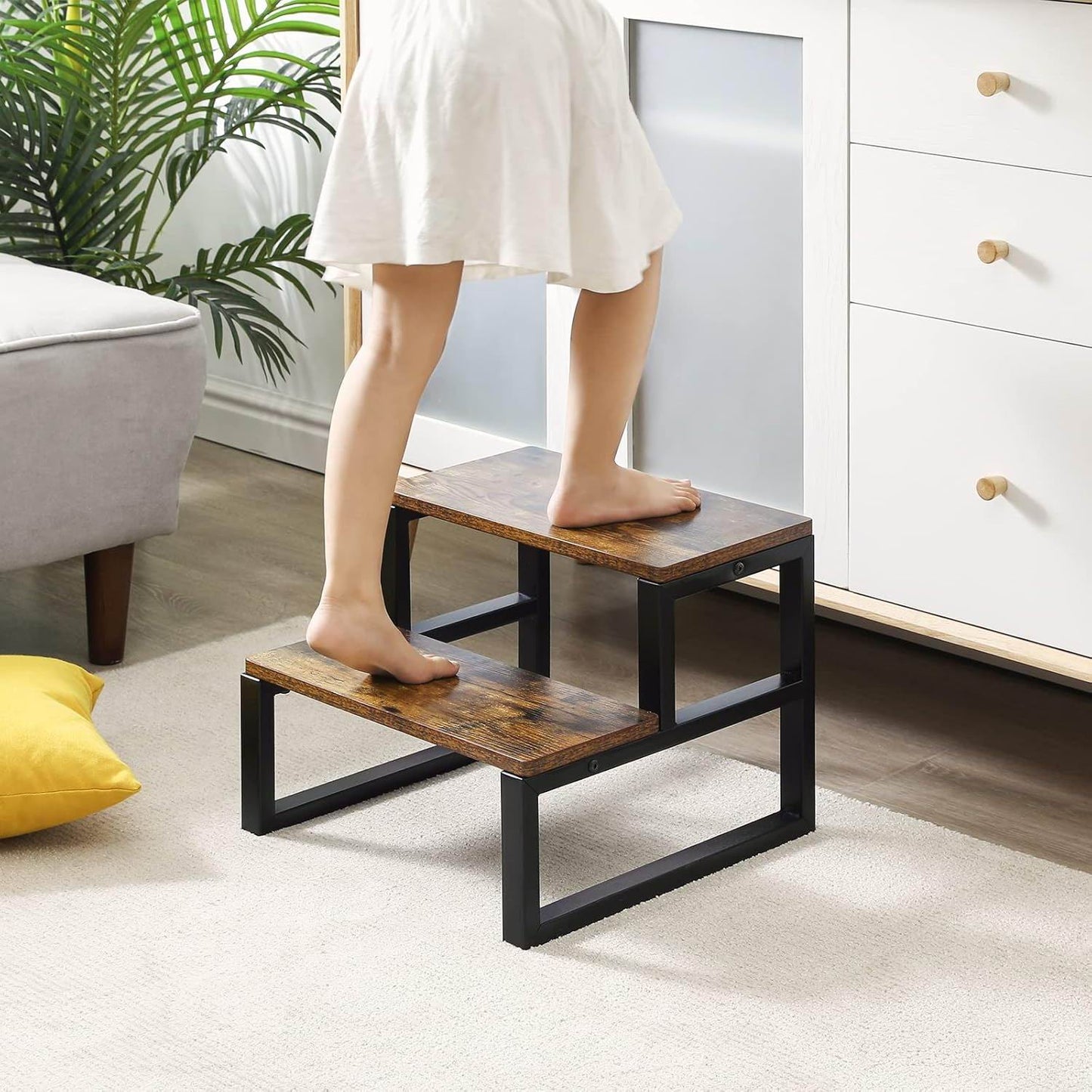 Boudoir Wooden Step Stool (Brown)